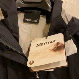 Marmot Jackets & Coats - NWT marmot women’s precip jacket size XL Marmot Jackets & Coats - NWT marmot women’s precip jacket size XL